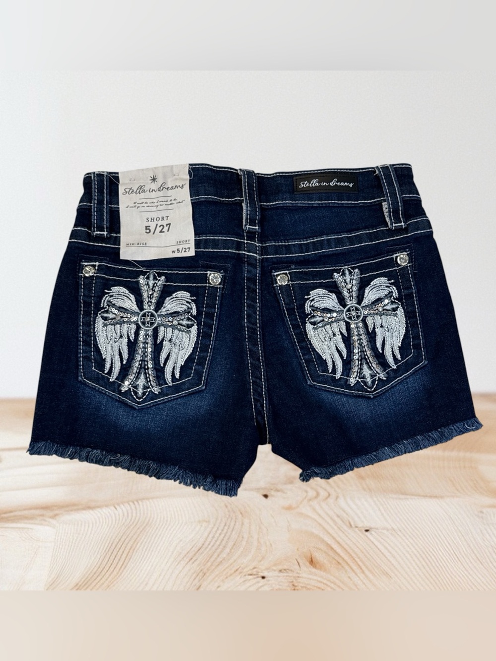 Stella in Dreams Women's Mid-Rise Denim Jean Shorts, Blue, Size 27